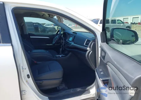 2019 Toyota Highlander Le z USA, uszkodzony, nr VIN 5TDZZRFH5KS367653